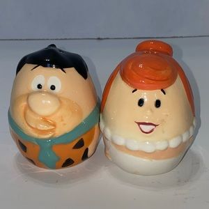 Westland The Flintstones Wilma & Fred, Salt & Pepper Shakers Egg Shape set.